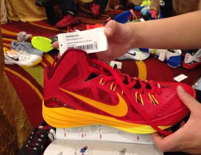 Nike Hyperdunk 2014 01