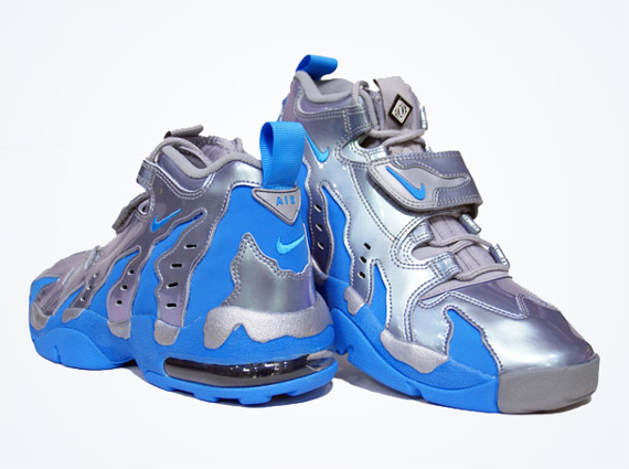 Nike Air DT Max '96 - Metallic Silver - Vivid Blue - Black