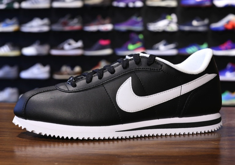 Nike Cortez Black White 02