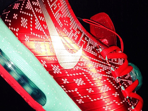 Nike Kd 6 Christmas Light Crimson Metallic Gold Green Glow