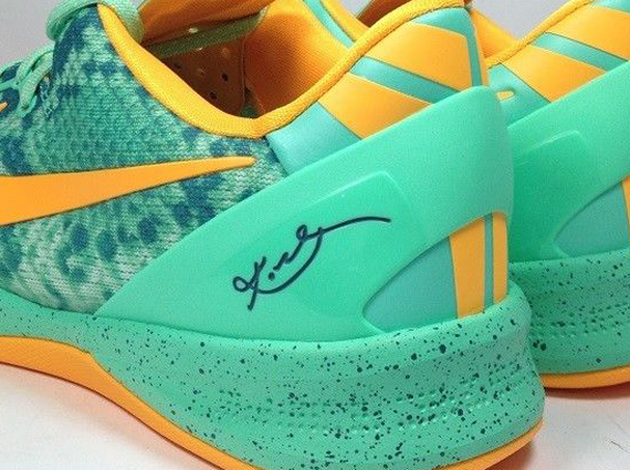Nike Kobe 8 "Green Glow" - Available Early on eBay