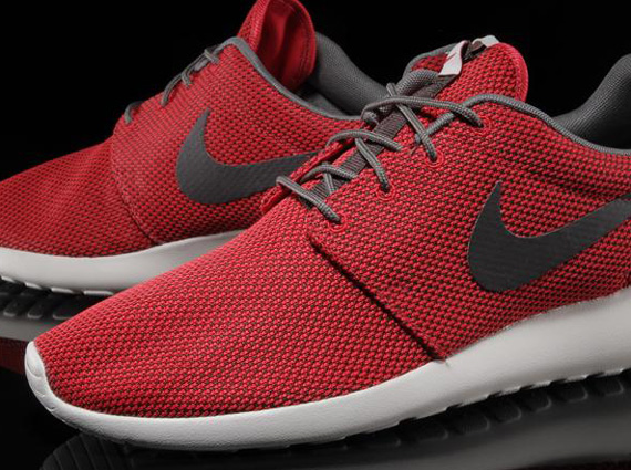 Nike Roshe Run - University Red - Velvet Brown