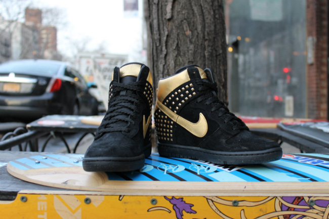 Nike Wmns Dunk Sky Hi Gold Studs 03