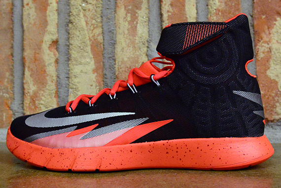Nike Zoom Hyperrev - Black - Metallic Silver - Light Crimson - Wolf Grey