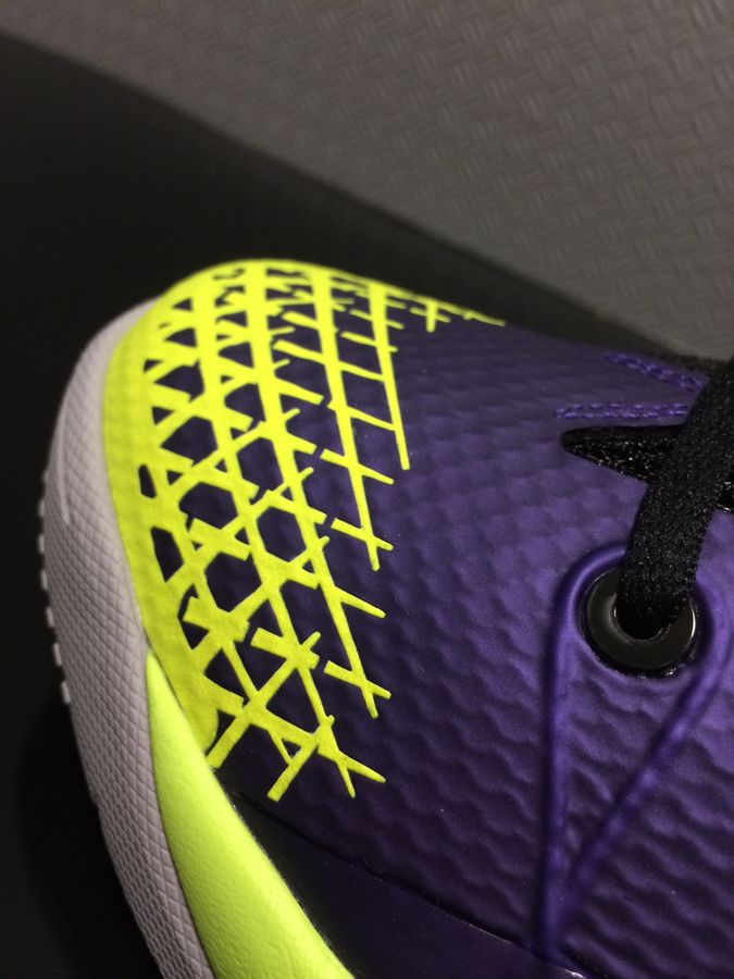 Nike Zoom Kobe 4 Venomenon Purple Volt 04