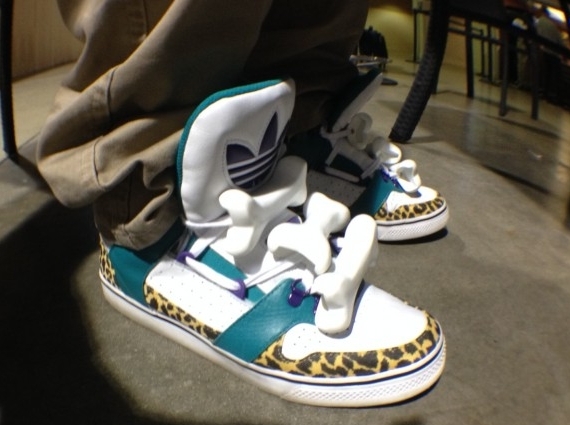 Agenda Trade Show On Feet Sneakers 01