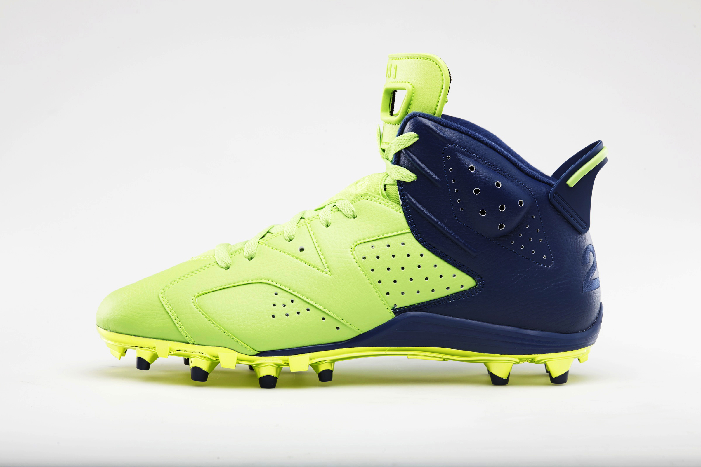 Earl Thomas Super Bowl Air Jordan 6 Pe Cleats 02
