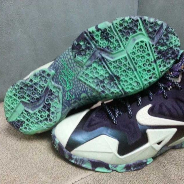 Lebron 11 Gs Glow In The Dark 04