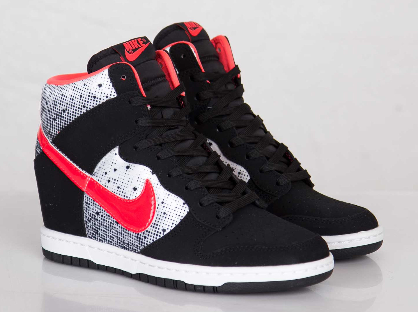 Nike Dunk Sky Hi Valentines Day 01