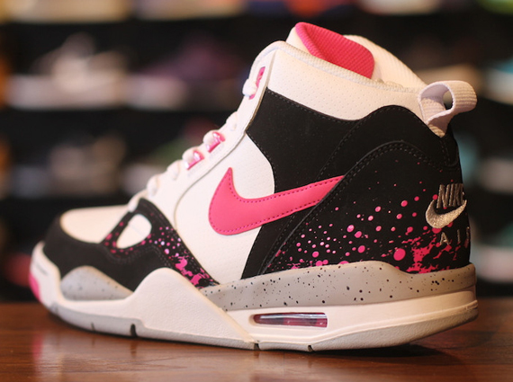 Nike Flight 13 Mid Tech Challenge Pack 01