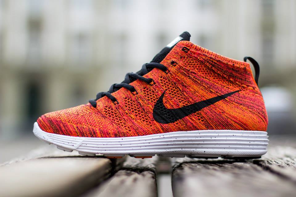 Nike Lunar Flyknit Chukka Bright Crimson 02