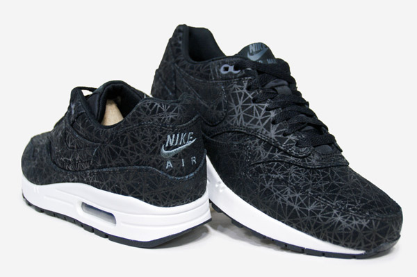 Nike Sportswear Geometric Pack 01