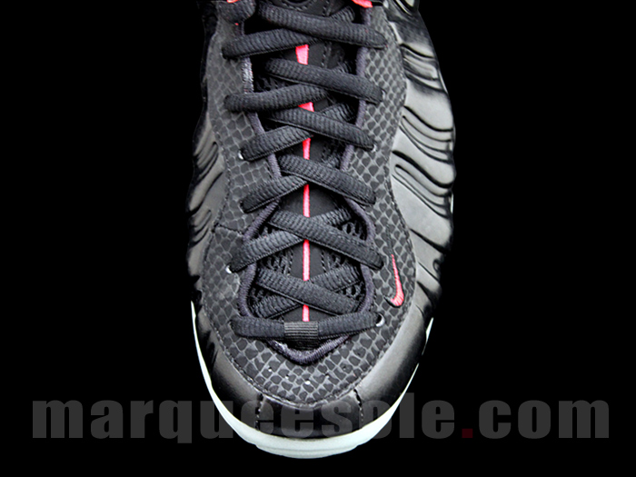 Yeezy Foams 01