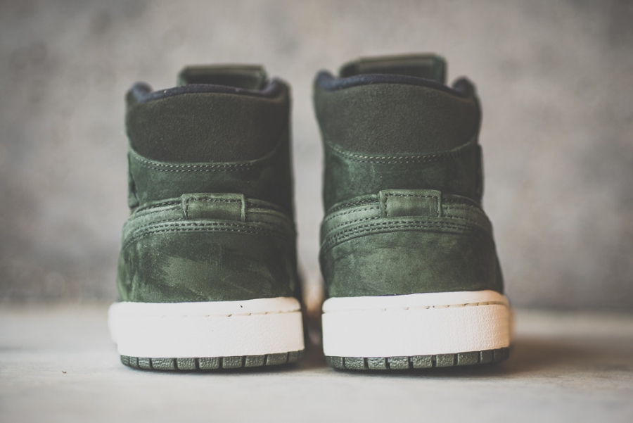Air Jordan 1 Mid Nouveau Sequoia Available 01