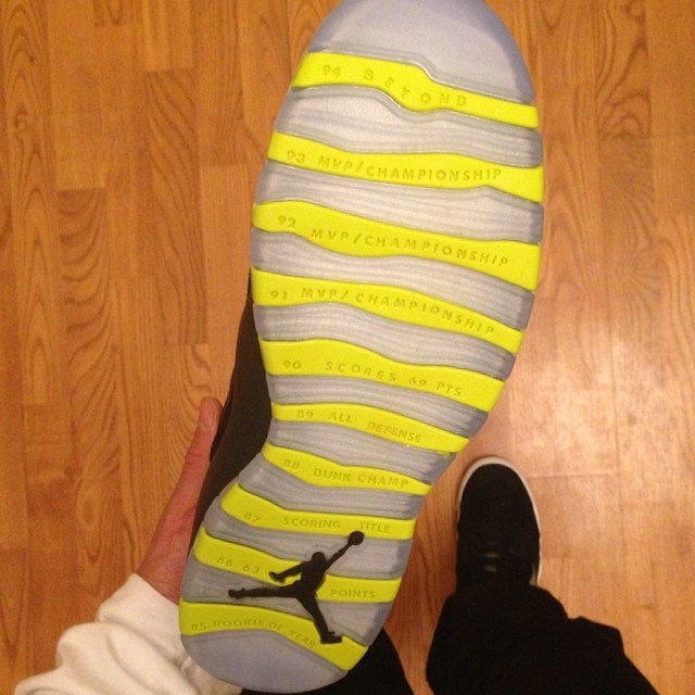 Air Jordan 10 Black Cool Grey Anthracite Venom Green 01