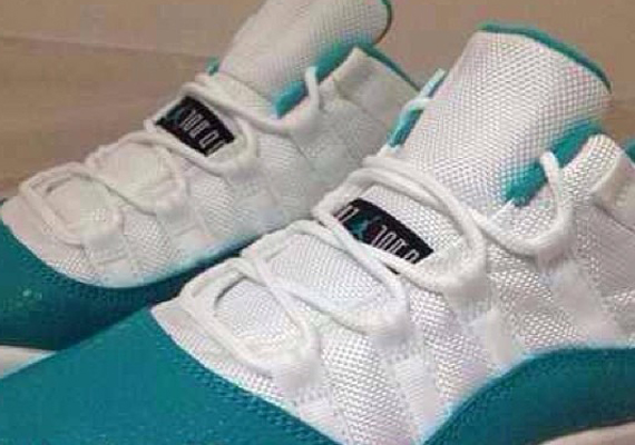 Air Jordan 11 Low GS "Aqua"