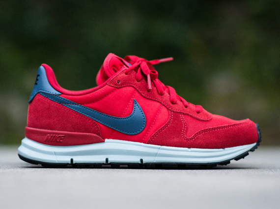 Nike Lunar Internationalist "University Red"