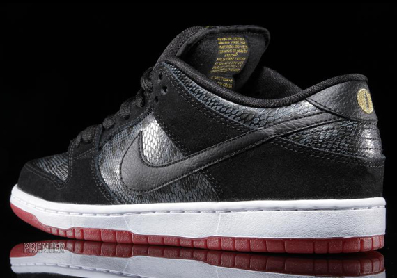 Nike Sb Dunk Low Snake Eyes