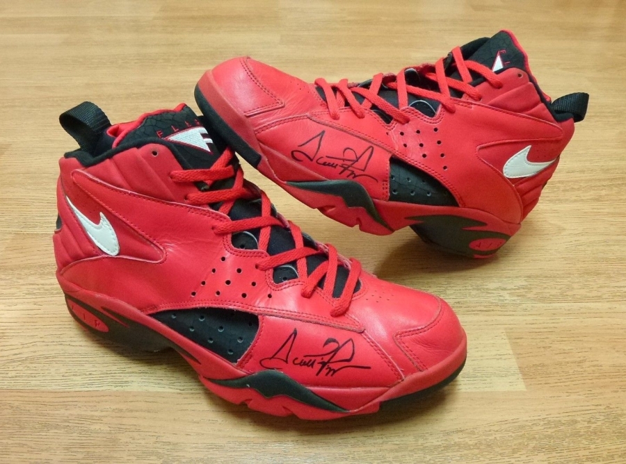 Nike Air Flight Maestro 2 - Scottie Pippen Autographed All-Star PE