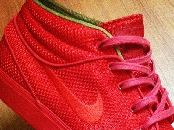 Nike SB Stefan Janoski Mid "Tonal Red"