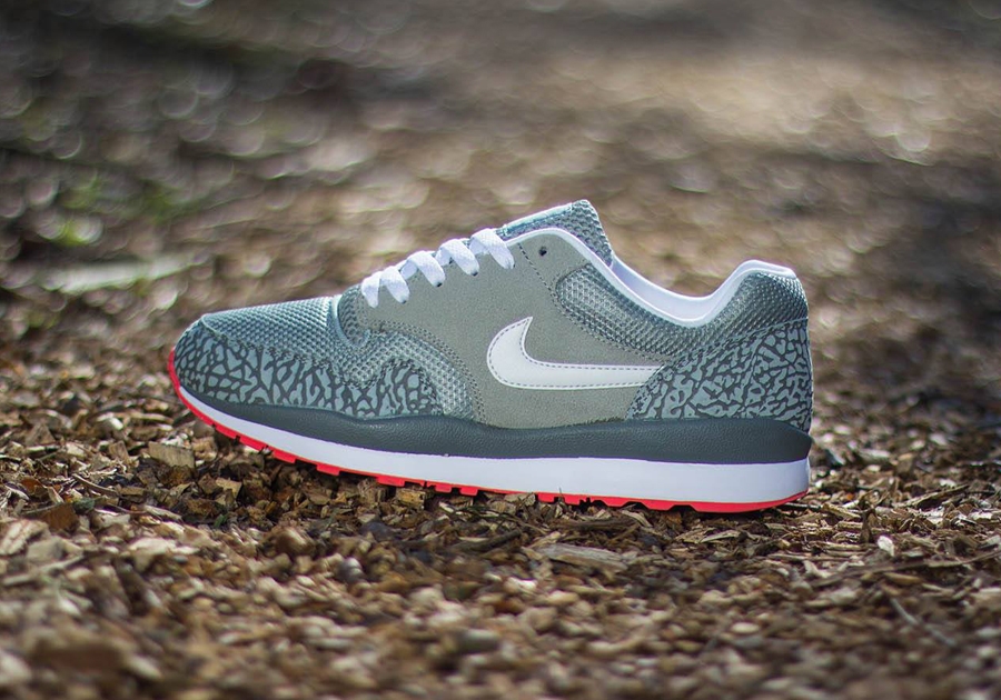 Nike Air Safari "Elephant" - Mica Green - Light Base Grey - Crimson