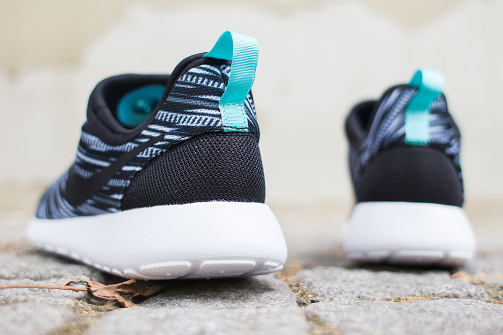 Nike Roshe Run Slip On Gpx Black White 03