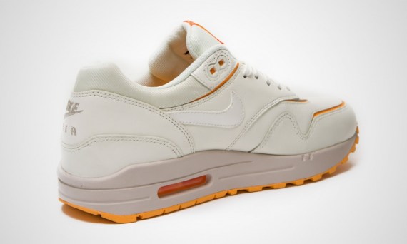 Nike Wmns Air Max 1 Cut Out Sail 03