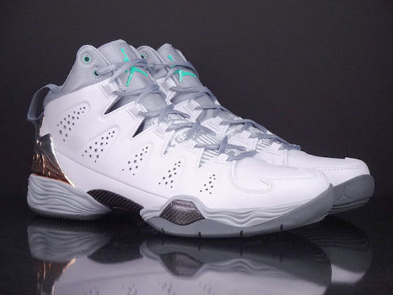 Jordan Melo M10 - White - Wolf Grey - Green Glow