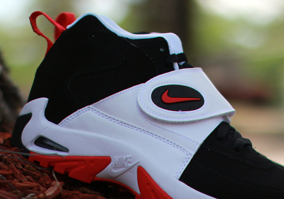 Nike Air Mission Black University Red White