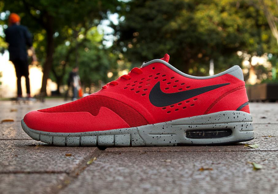 Nike Koston 2 Max Laser Crimson 01