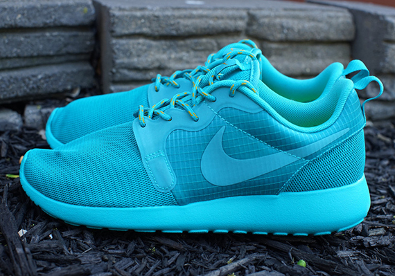 Nike Women's Roshe Run Hyperfuse "Turbo Green"