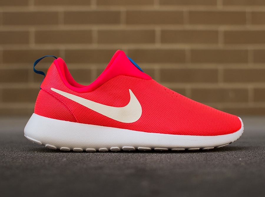 Nike Roshe Run Slip-On "Laser Crimson"