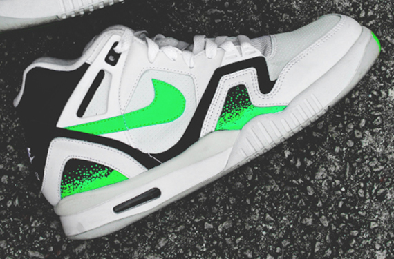 Nike Air Tech Challenge II "Poison Green"
