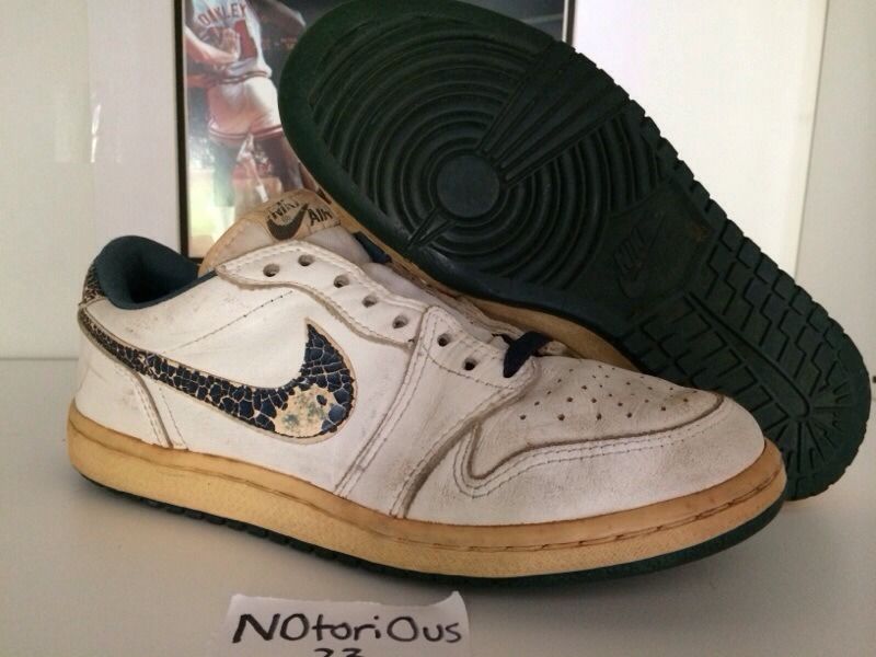 Air Jordan 1 Low Og Metallic Blue 02