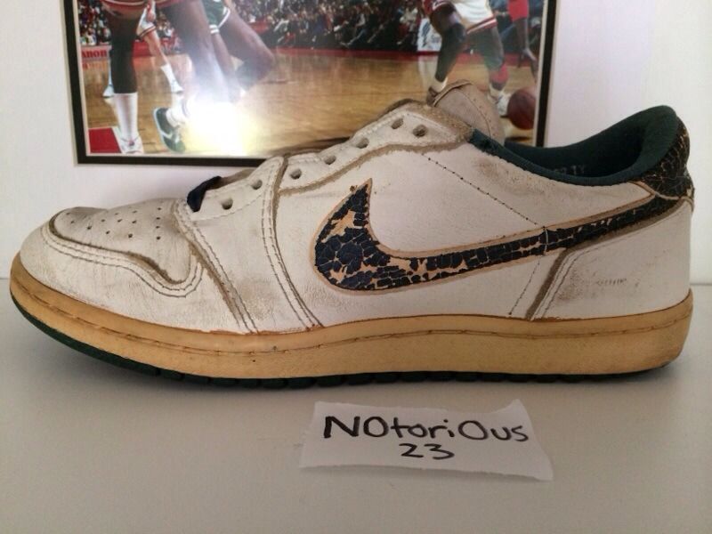 Air Jordan 1 Low Og Metallic Blue 10