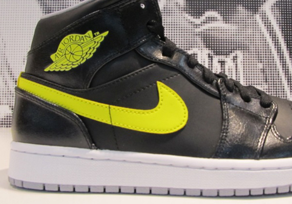 Air Jordan 1 Mid - Black - Venom Green