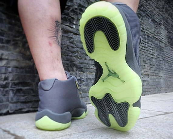 Jordan Future Grey Volt 2
