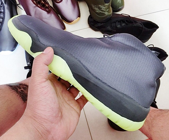 Jordan Future Grey Volt 4