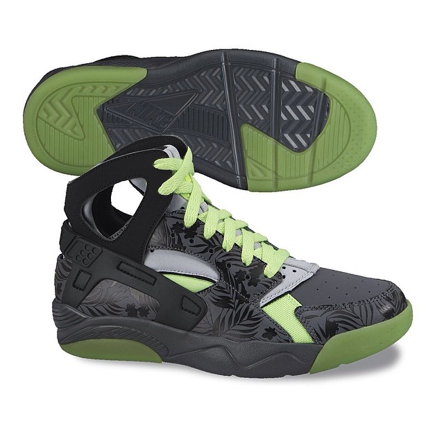 Nike Air Flight Huarache Basketball 2014 01