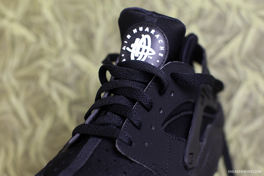 Nike Air Huarache Blackout 4
