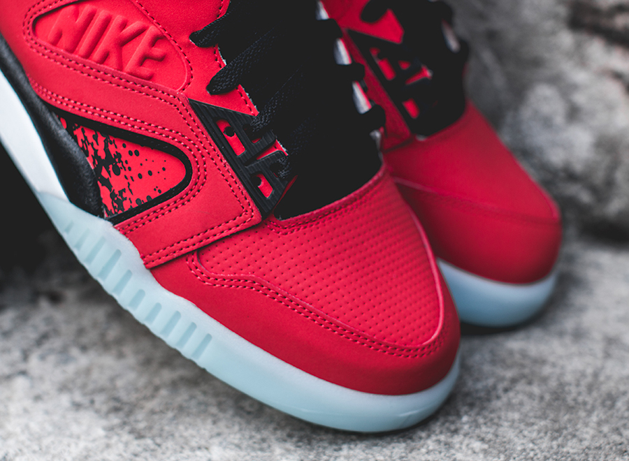 Nike Air Tech Challenge Hybrid Chilling Red Black White 3