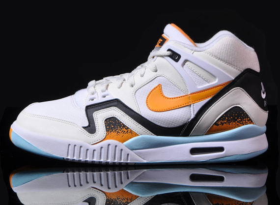 Nike Air Tech Challenge II "Kumquat" - Available