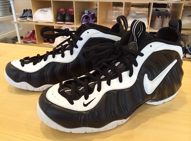 Nike Foamposite Pro Black White Doom Sample 01