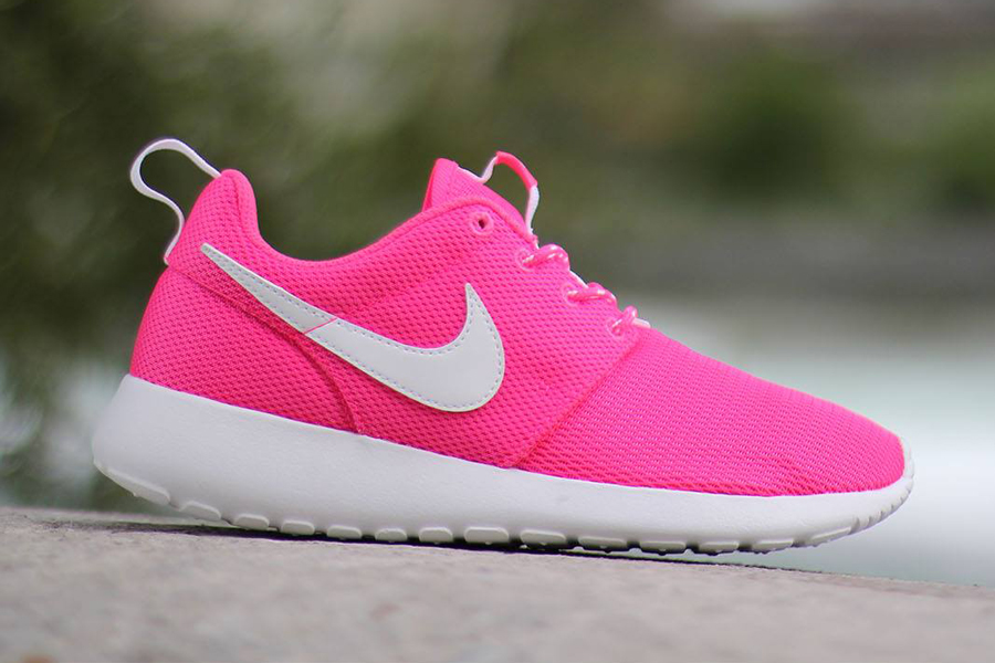 Nike Roshe Run Gs Hyper Pink 01