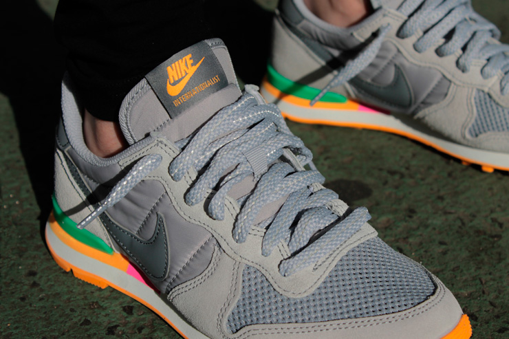 Nike Wmns Internationalist Grey Green Mango Available 05