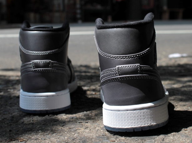 Air Jordan 1 Nouveau Wolf Grey 01