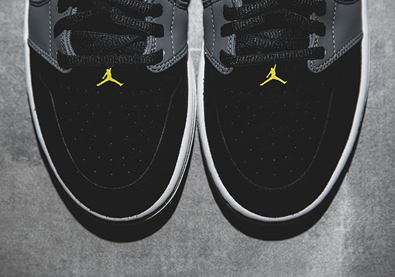 Air Jordan 1 Retro 99 Release 3