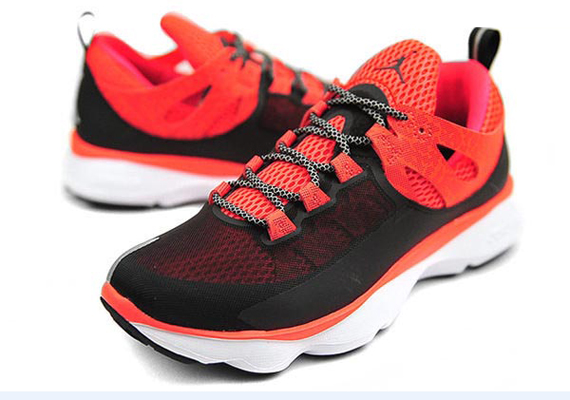 Jordan Flight Runner - Black - Infrared 23