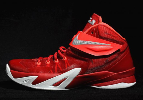 Lebron Zoom Soldier 8