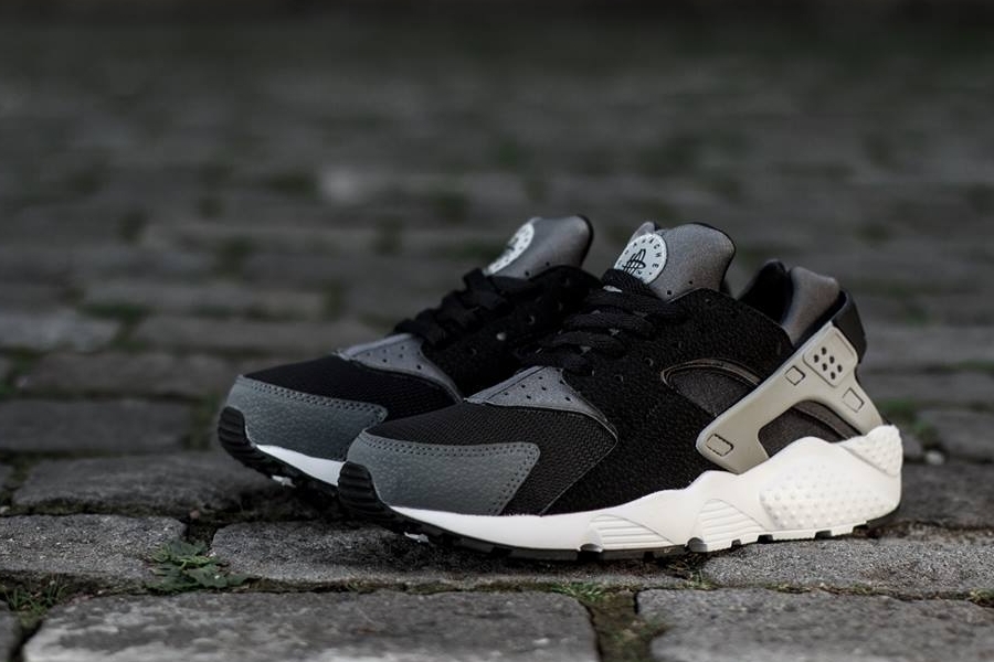 Nike Air Huarache Gs Black Wolf Grey Dark Grey White 03